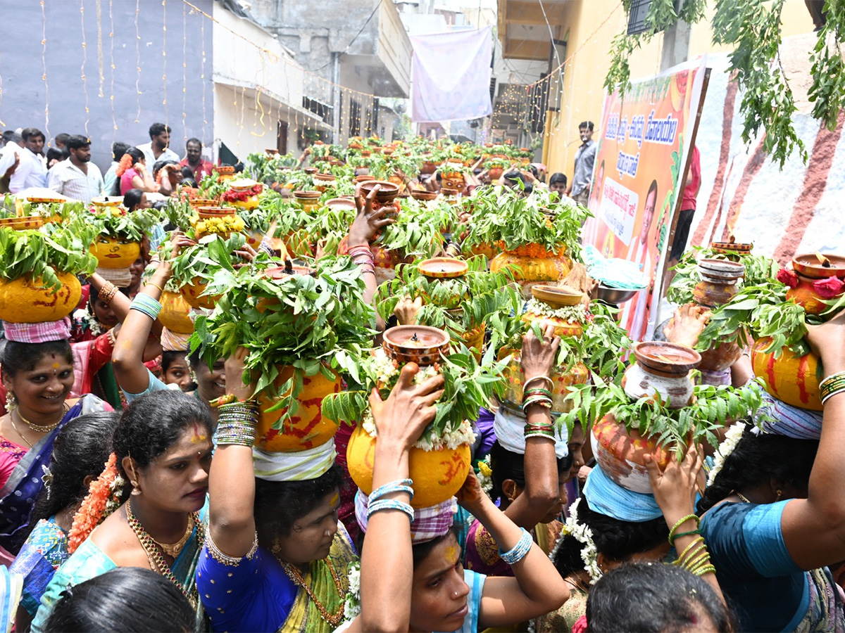 Bonala celebrations at Eidamma Temple in Filmnagar Photos10