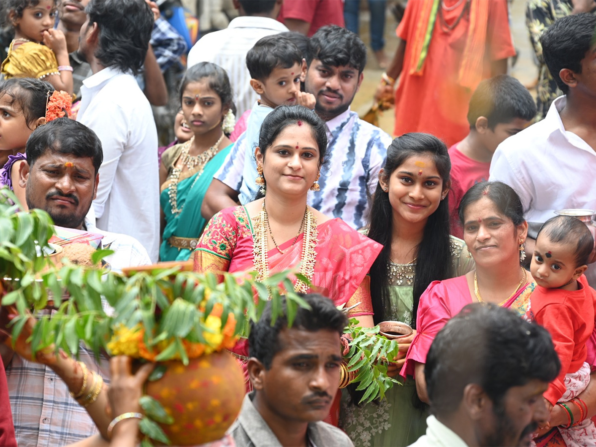 Bonala celebrations at Eidamma Temple in Filmnagar Photos14