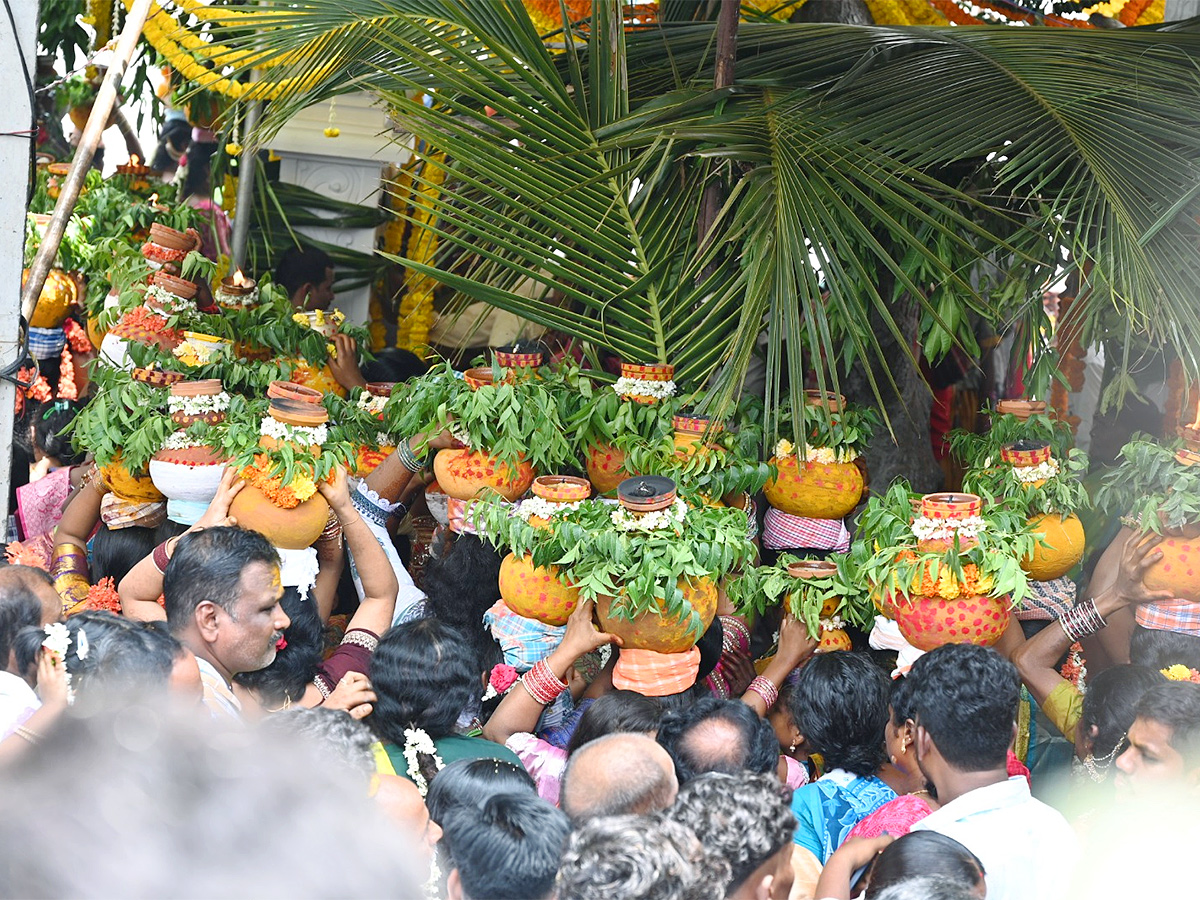 Bonala celebrations at Eidamma Temple in Filmnagar Photos15