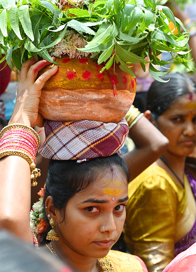 Bonala celebrations at Eidamma Temple in Filmnagar Photos23