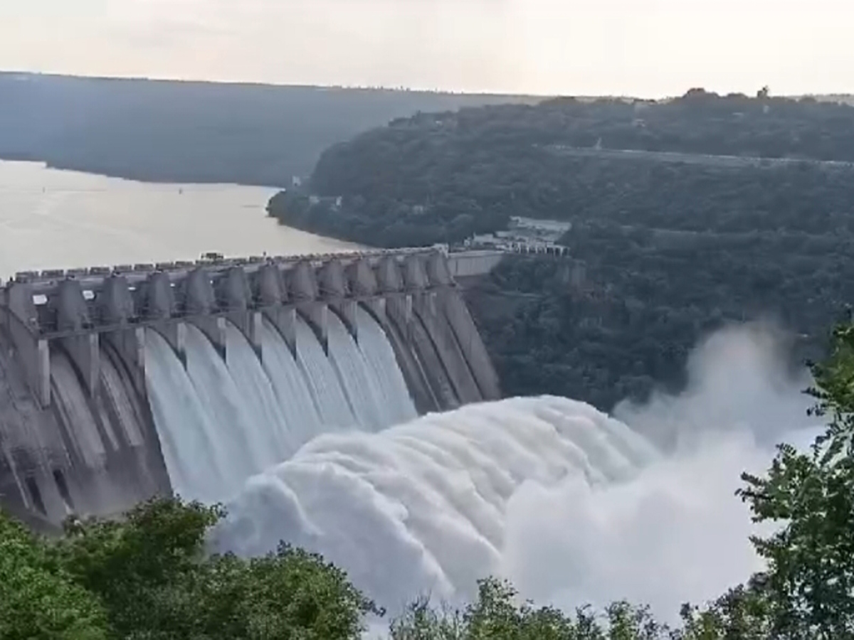 Inflows Rise At Srisailam Dam Photos13