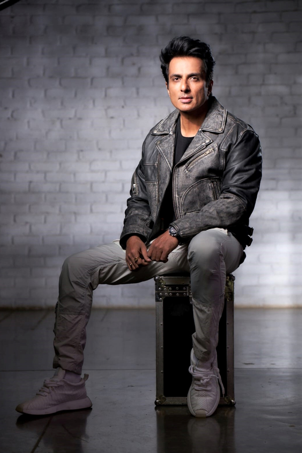 Sonu Sood Birthday Gallery : Redefined Heroism On-Screen And Off-Screen6