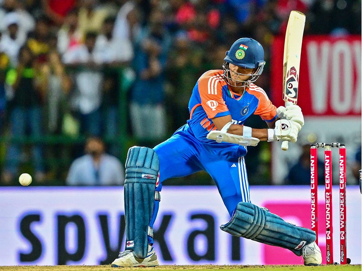 India beats Sri Lanka in super over to win series 3-0: Photos17