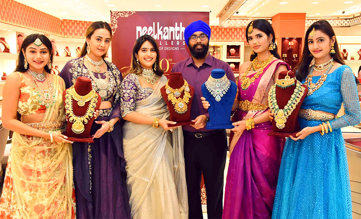 Neelkanth Jewellers Launches 40 Years Celebrations2