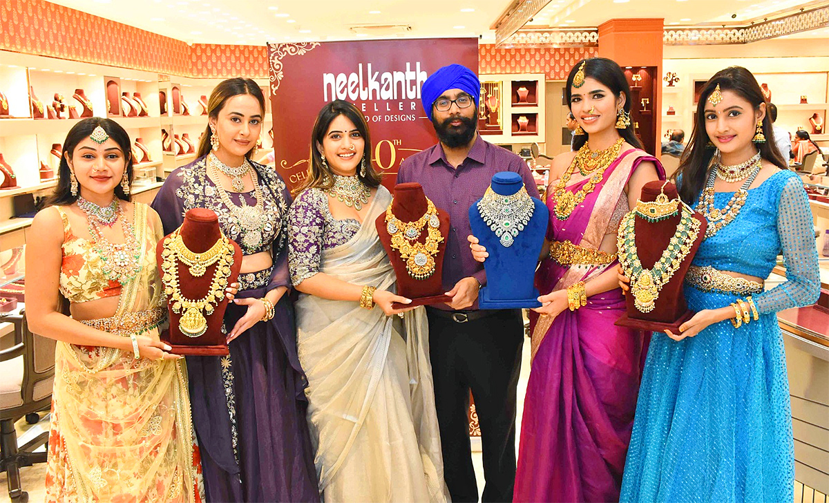 Neelkanth Jewellers Launches 40 Years Celebrations4