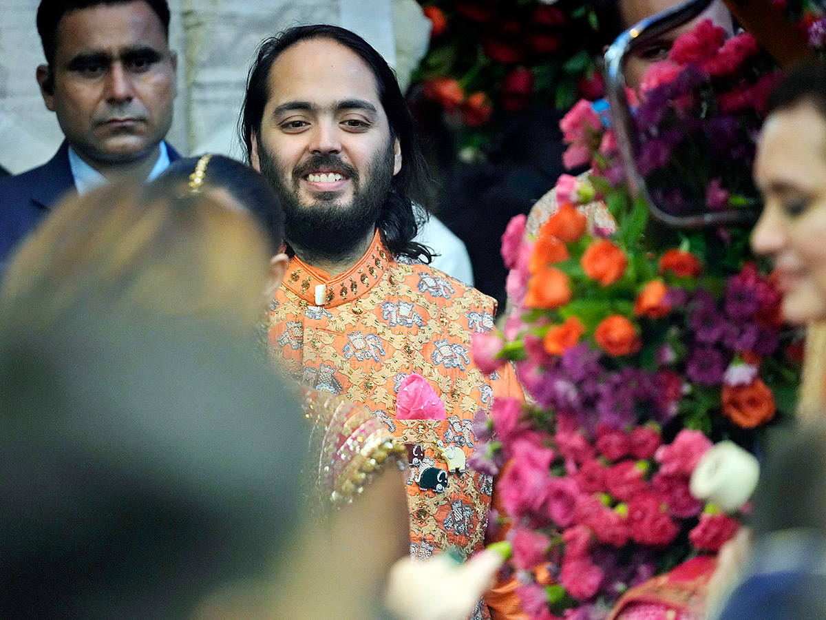 Anant Ambani And Radhika Merchants Mameru Ceremony Photos9