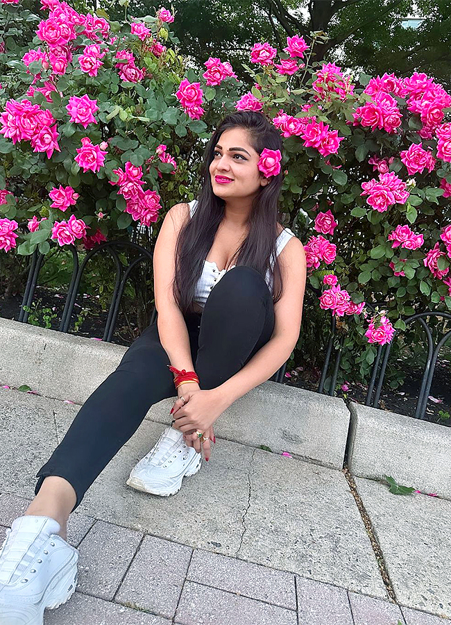 Bigg Boss telugu 7fame Ashwini Sri latest phots shared in instagramgoes viral7