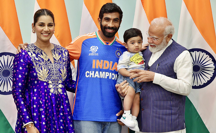 Narendra Modi Adorable moment with Jasprit Bumrah's son, photos goes viral6