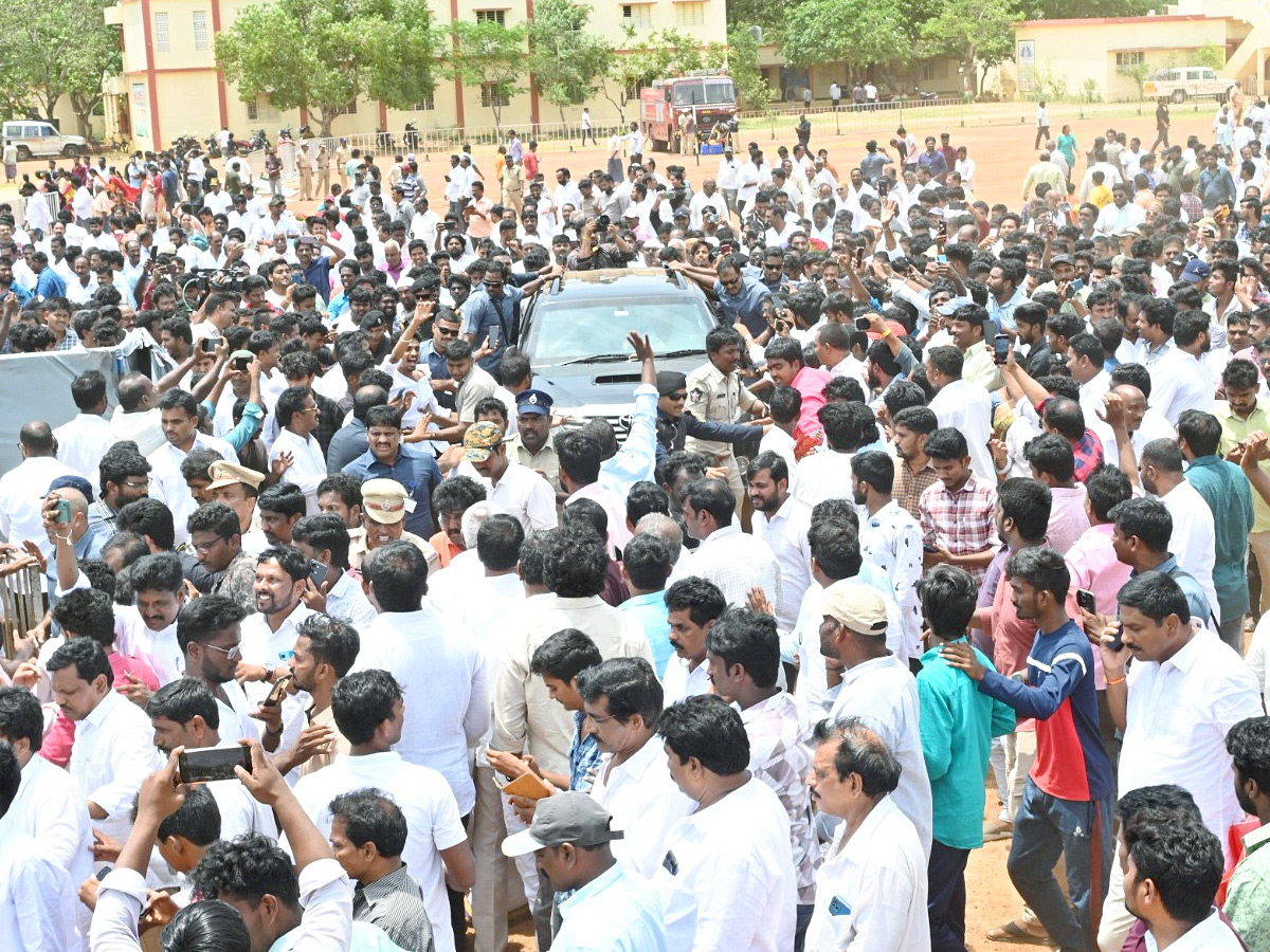 YSRCP President YS Jagan Mohan Reddy Nellore Tour Photos13