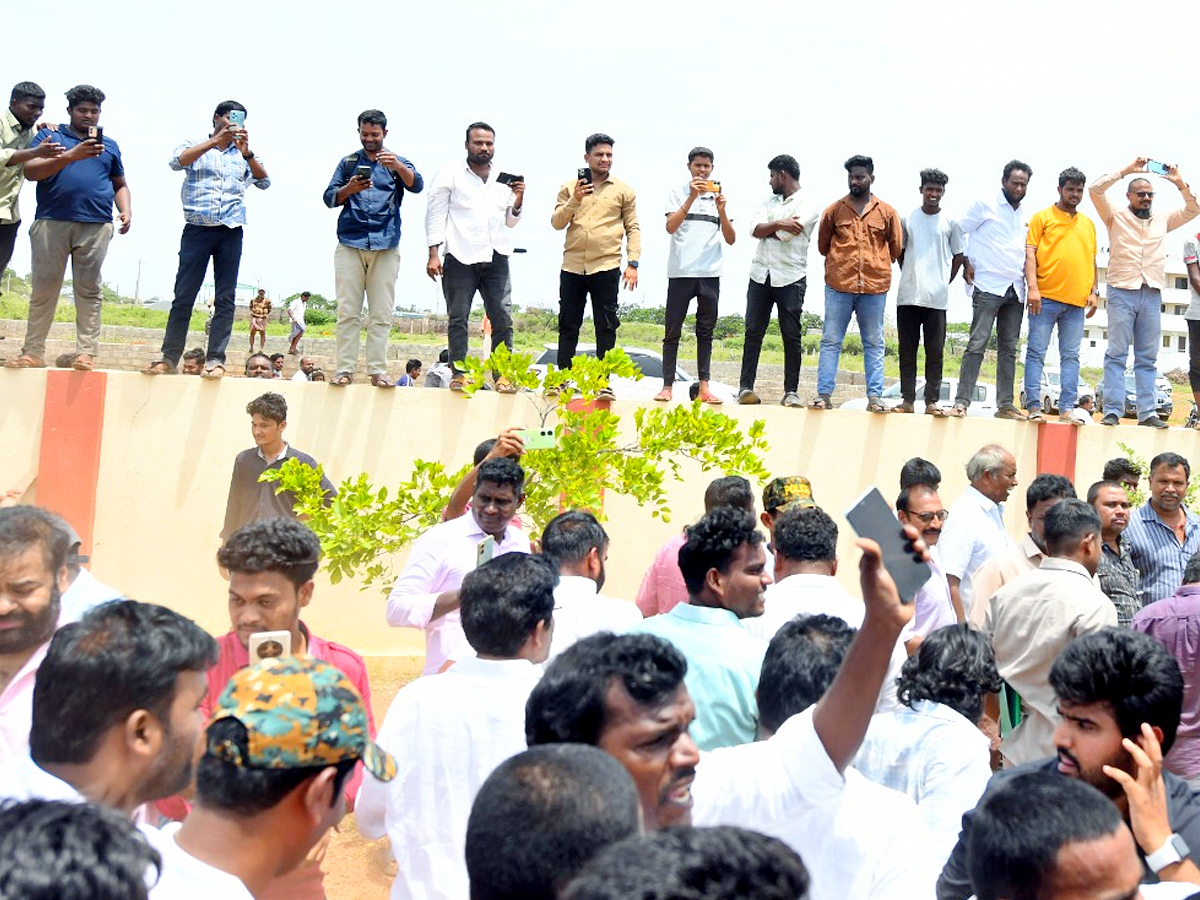 YSRCP President YS Jagan Mohan Reddy Nellore Tour Photos5