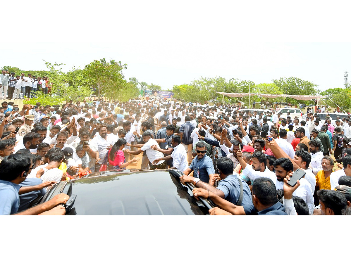 YSRCP President YS Jagan Mohan Reddy Nellore Tour Photos6