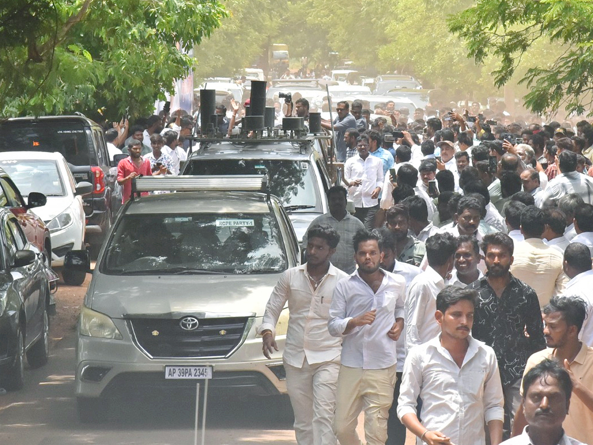 YSRCP President YS Jagan Mohan Reddy Nellore Tour Photos18