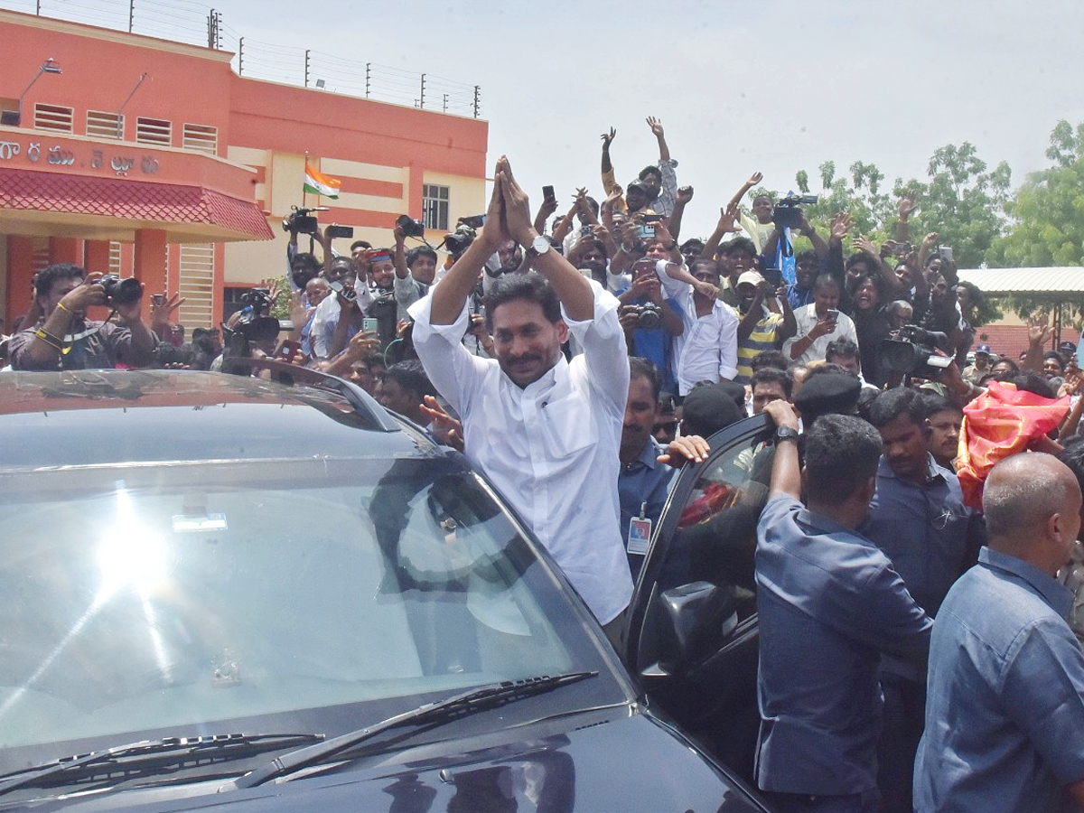 YSRCP President YS Jagan Mohan Reddy Nellore Tour Photos29