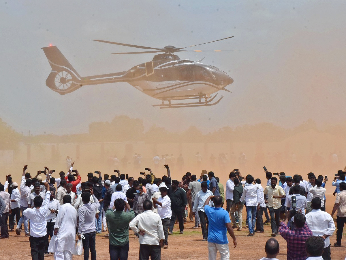 YSRCP President YS Jagan Mohan Reddy Nellore Tour Photos31