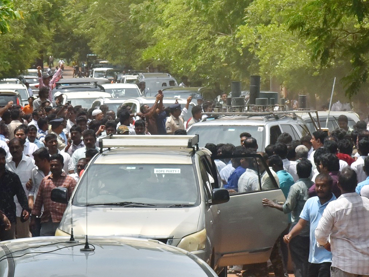 YSRCP President YS Jagan Mohan Reddy Nellore Tour Photos19