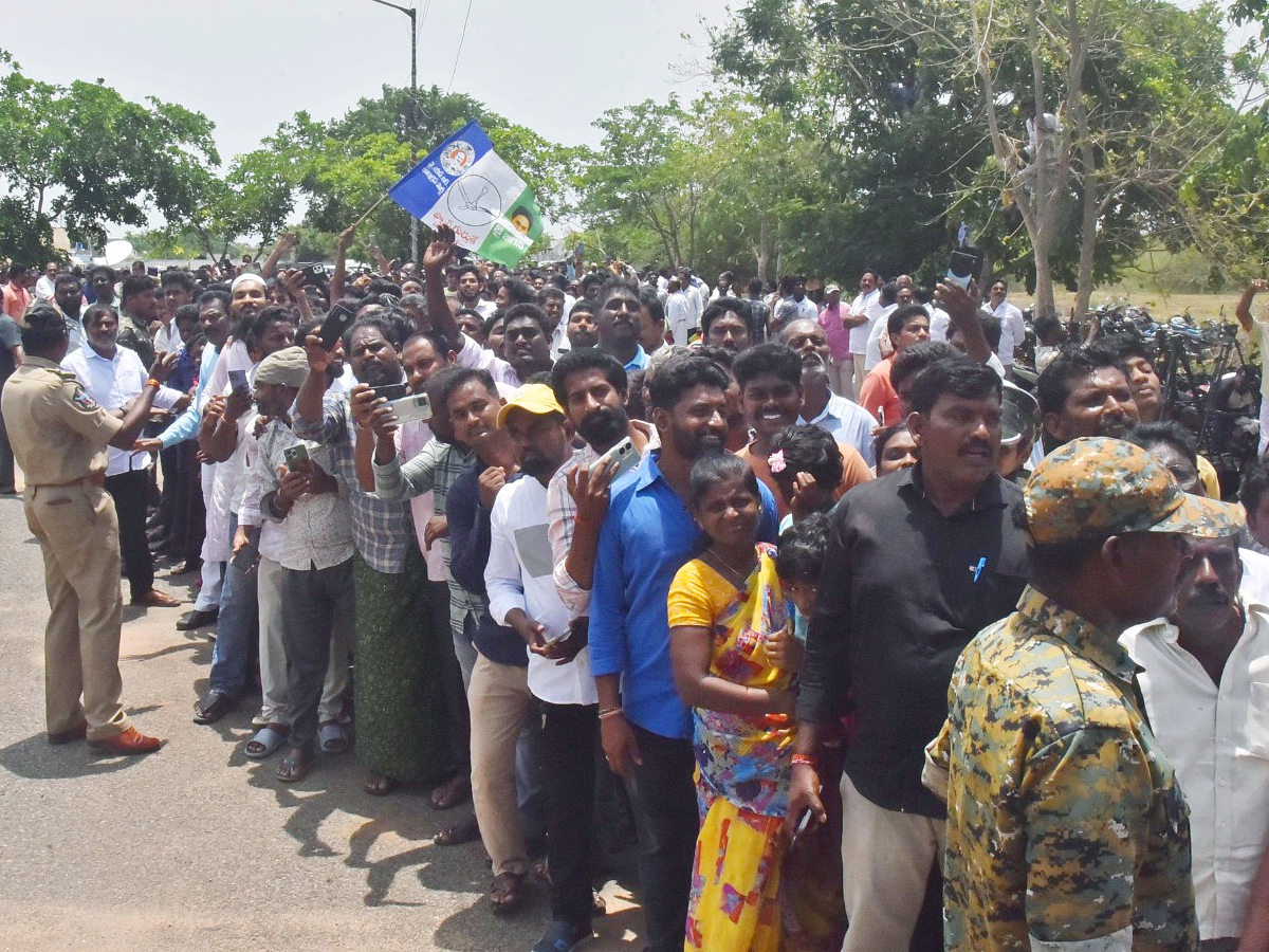 YSRCP President YS Jagan Mohan Reddy Nellore Tour Photos20