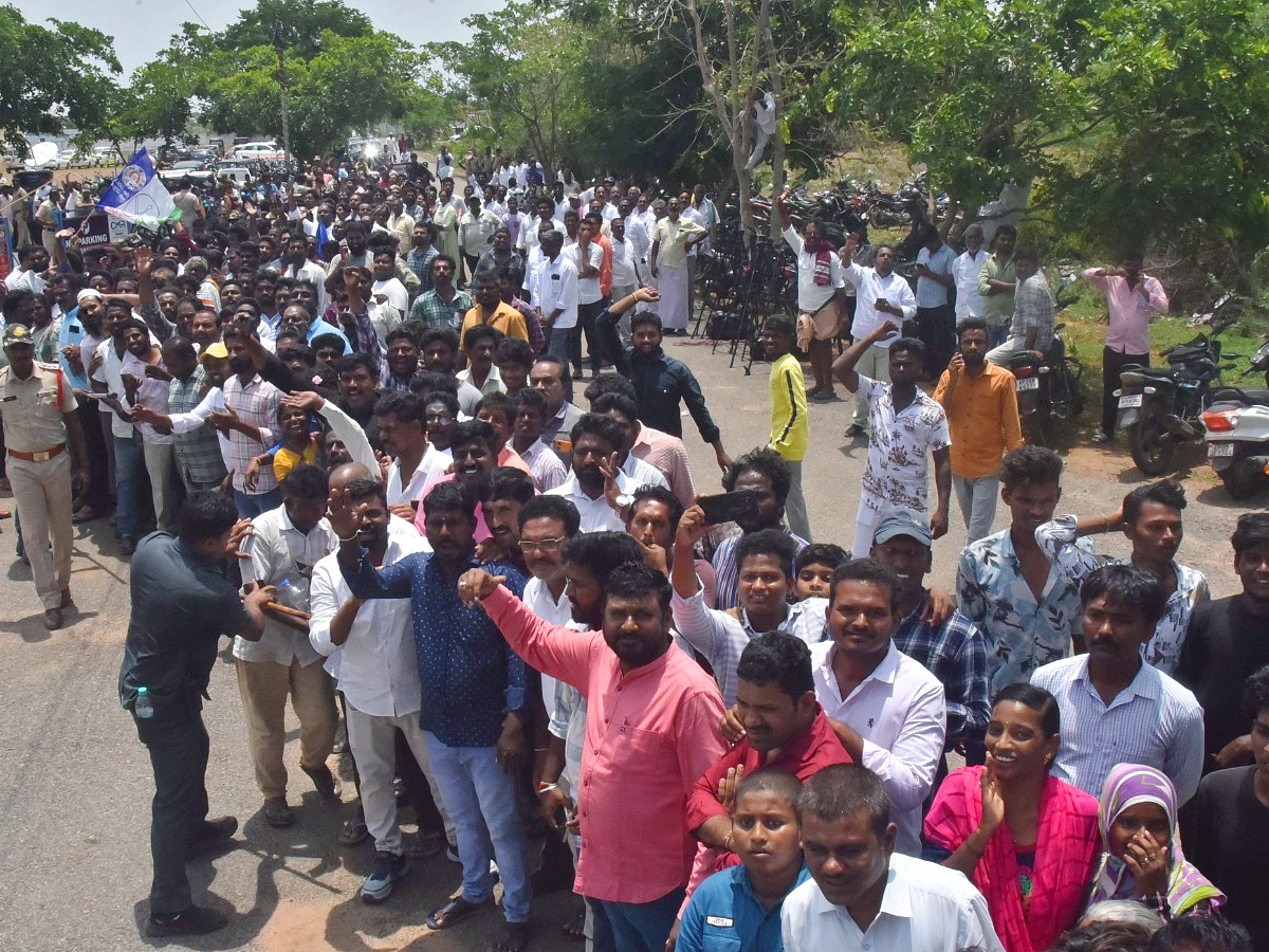 YSRCP President YS Jagan Mohan Reddy Nellore Tour Photos22