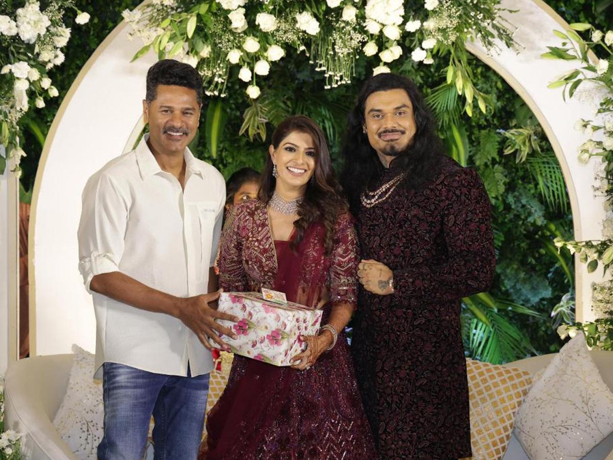 Varalaxmi Sarathkumar Grand Wedding Reception Photos25