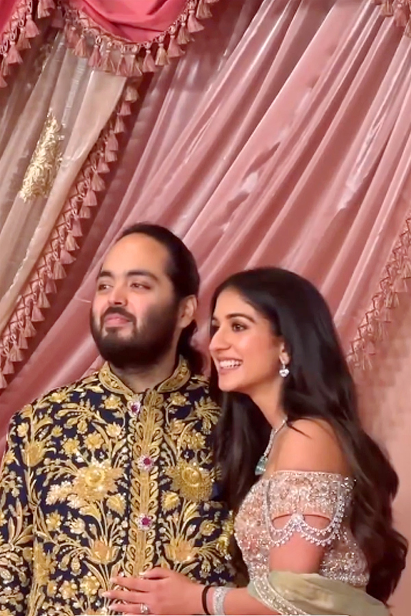 Celebreties Grand Entry At Anant Ambani And Radhika Merchant sangeet ceremony Photos18