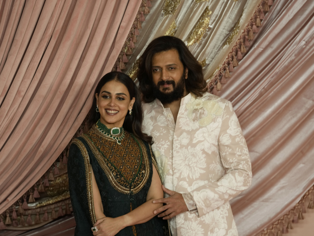 Celebrities Buzz At Anant Ambani And Radhika Merchant's Sangeet: Photos23