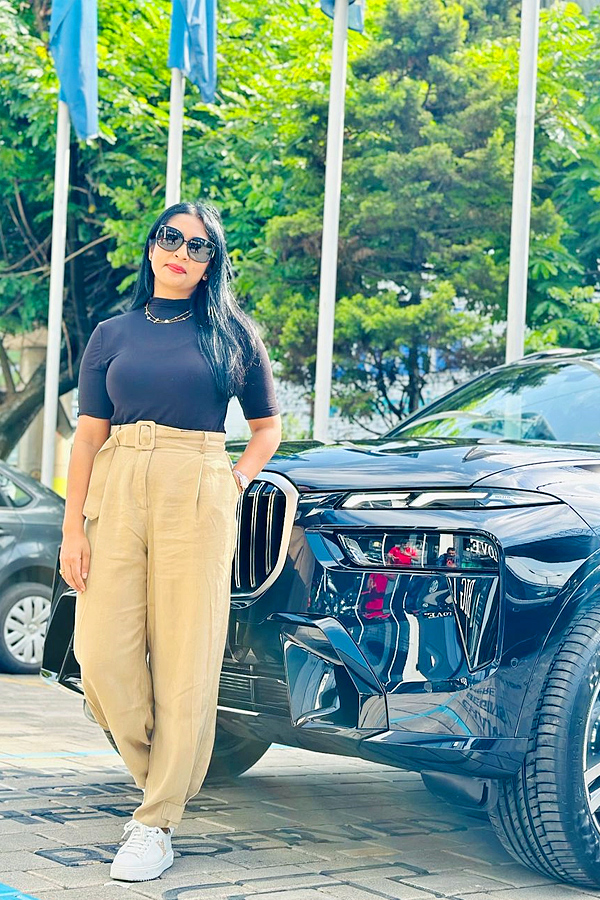 Navya Nair Buys BMW X7 Luxury SUV Photos3