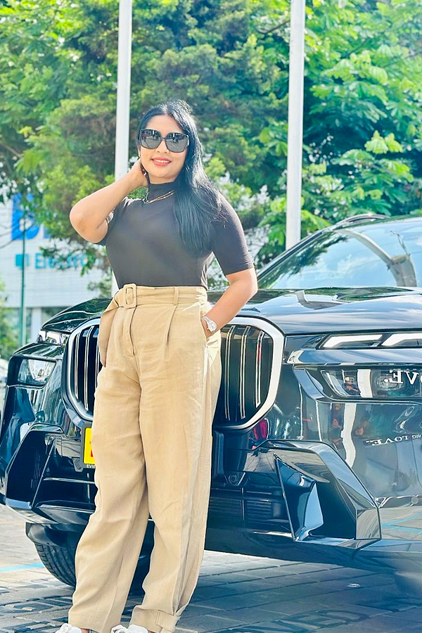 Navya Nair Buys BMW X7 Luxury SUV Photos5