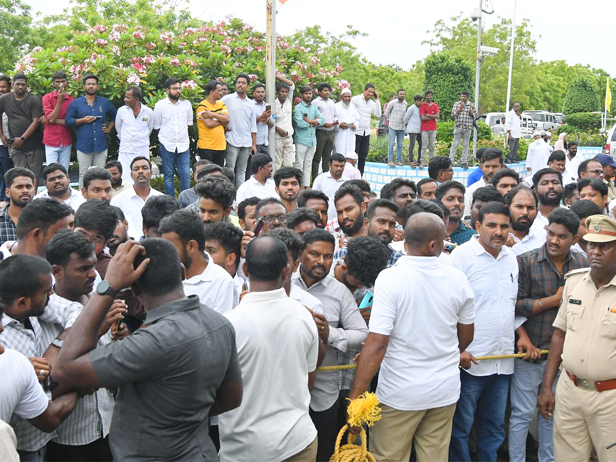 YS Jagan Mohan Reddy Pulivendula Tour Photos3