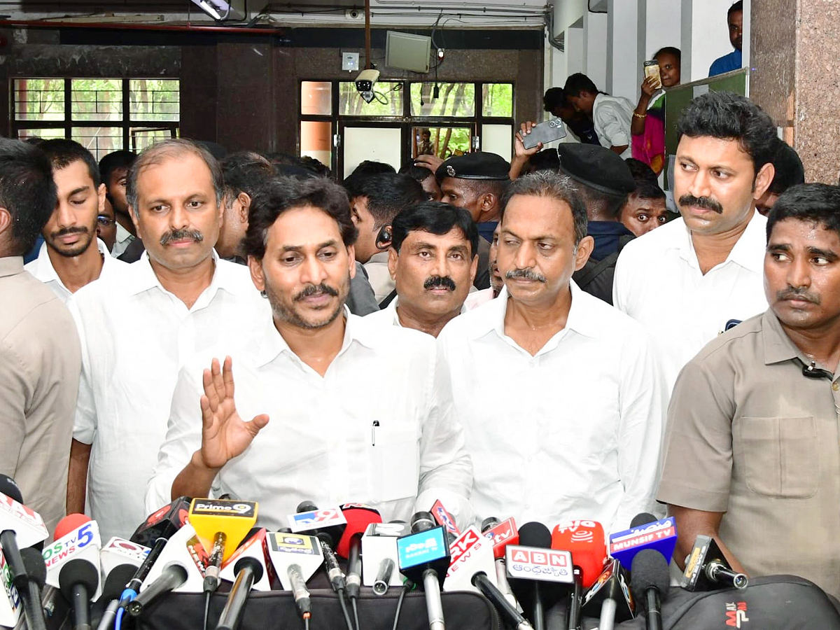 YS Jagan Mohan Reddy Pulivendula Tour Photos7