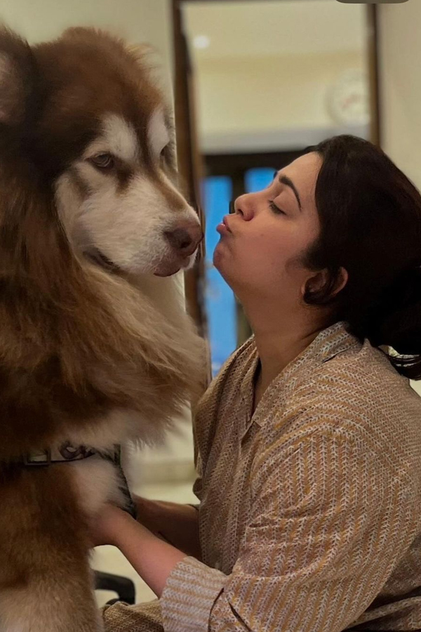 Actress Charmme Kaur Shared Photos In Social Media After Reuniting With Her Pet4