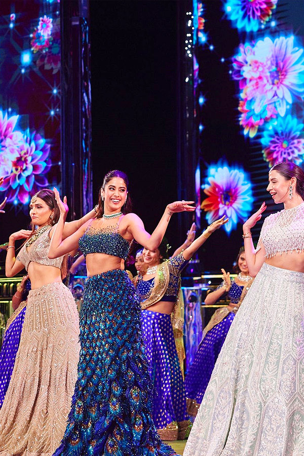 Janhvi Kapoor Shared Pictures From Anant Ambani And Radhika Sangeet Ceremony Photos4