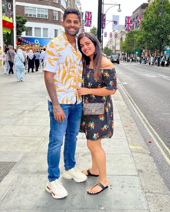 Suryakumar Yadav Devisha Shetty Wedding Anniversary Photos Goes Viral In Social Media5