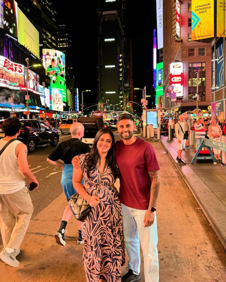 Suryakumar Yadav Devisha Shetty Wedding Anniversary Photos Goes Viral In Social Media15