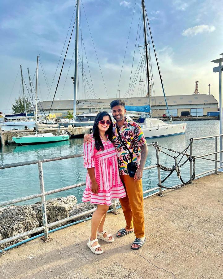 Suryakumar Yadav Devisha Shetty Wedding Anniversary Photos Goes Viral In Social Media28