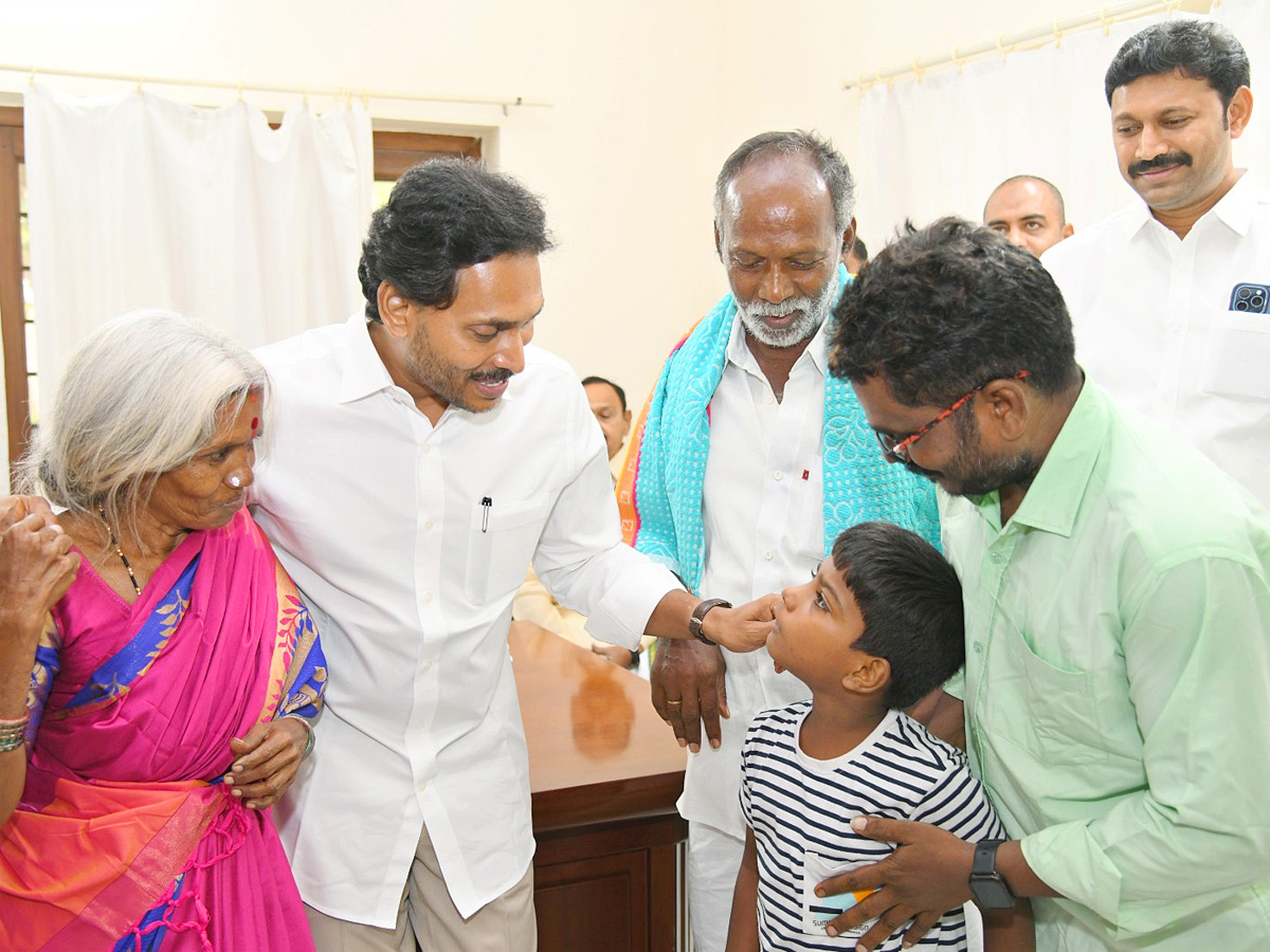 YSRCP Leaders and Public Reached to Pulivendula Camp Office to Meet YS Jagan Photos13