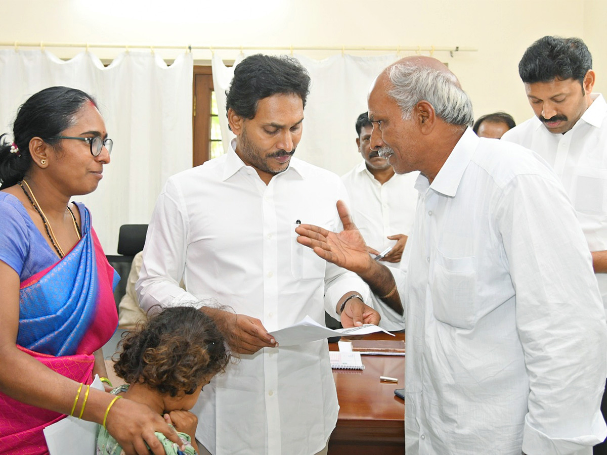 YSRCP Leaders and Public Reached to Pulivendula Camp Office to Meet YS Jagan Photos5