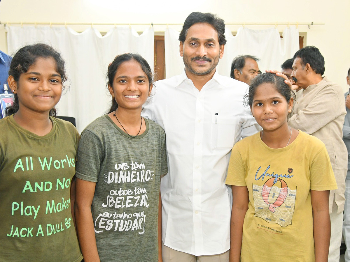 YSRCP Leaders and Public Reached to Pulivendula Camp Office to Meet YS Jagan Photos6