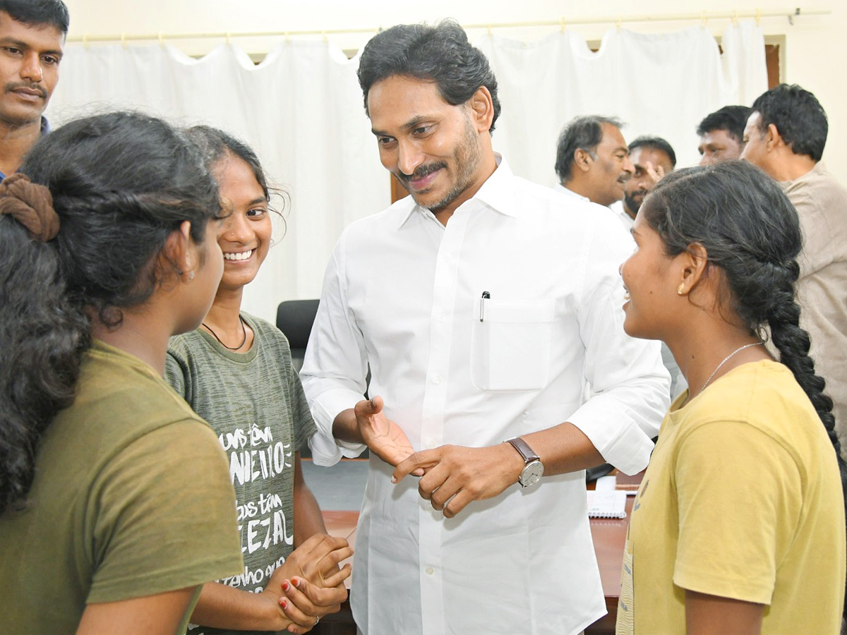 YSRCP Leaders and Public Reached to Pulivendula Camp Office to Meet YS Jagan Photos7