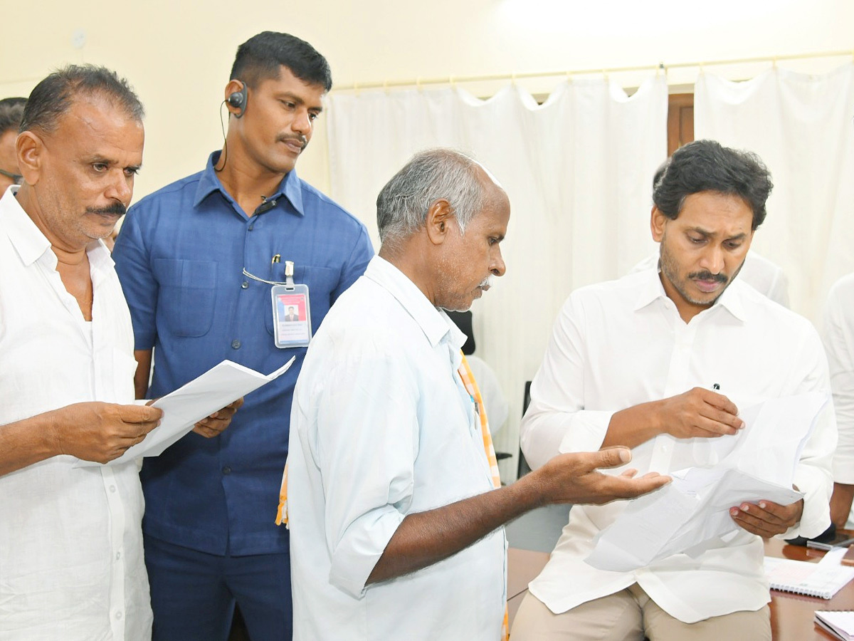 YSRCP Leaders and Public Reached to Pulivendula Camp Office to Meet YS Jagan Photos9