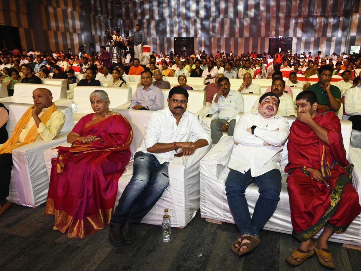 Celebrities Buzz At Kalamandir Foundation Day Celebration18