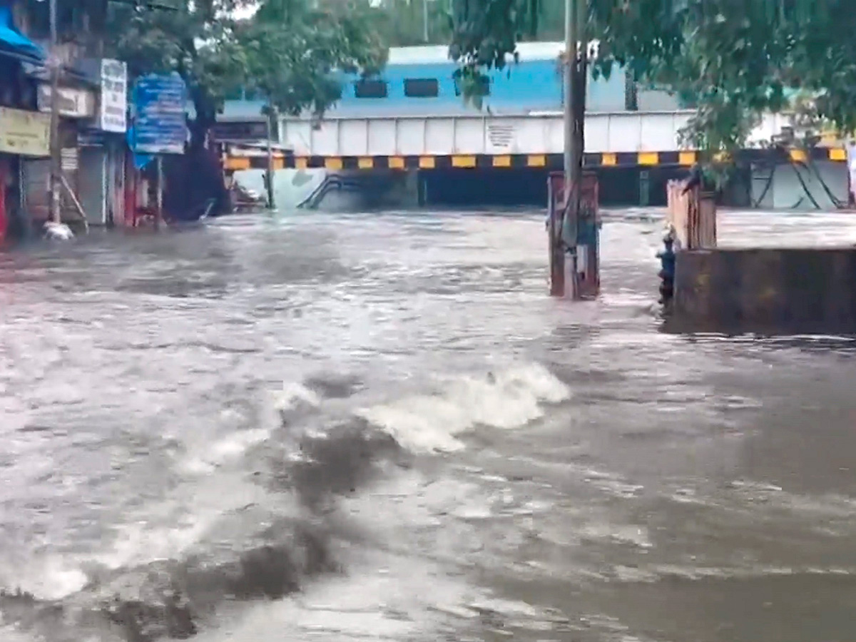 Today Mumbai Waterlogged, Heavy Rain Photos16