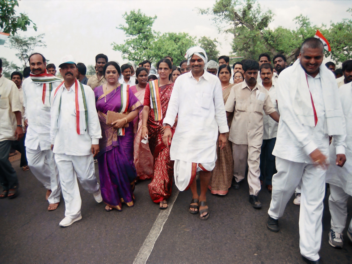 YSR 75th Birth Anniversary and Padayatra Photos4