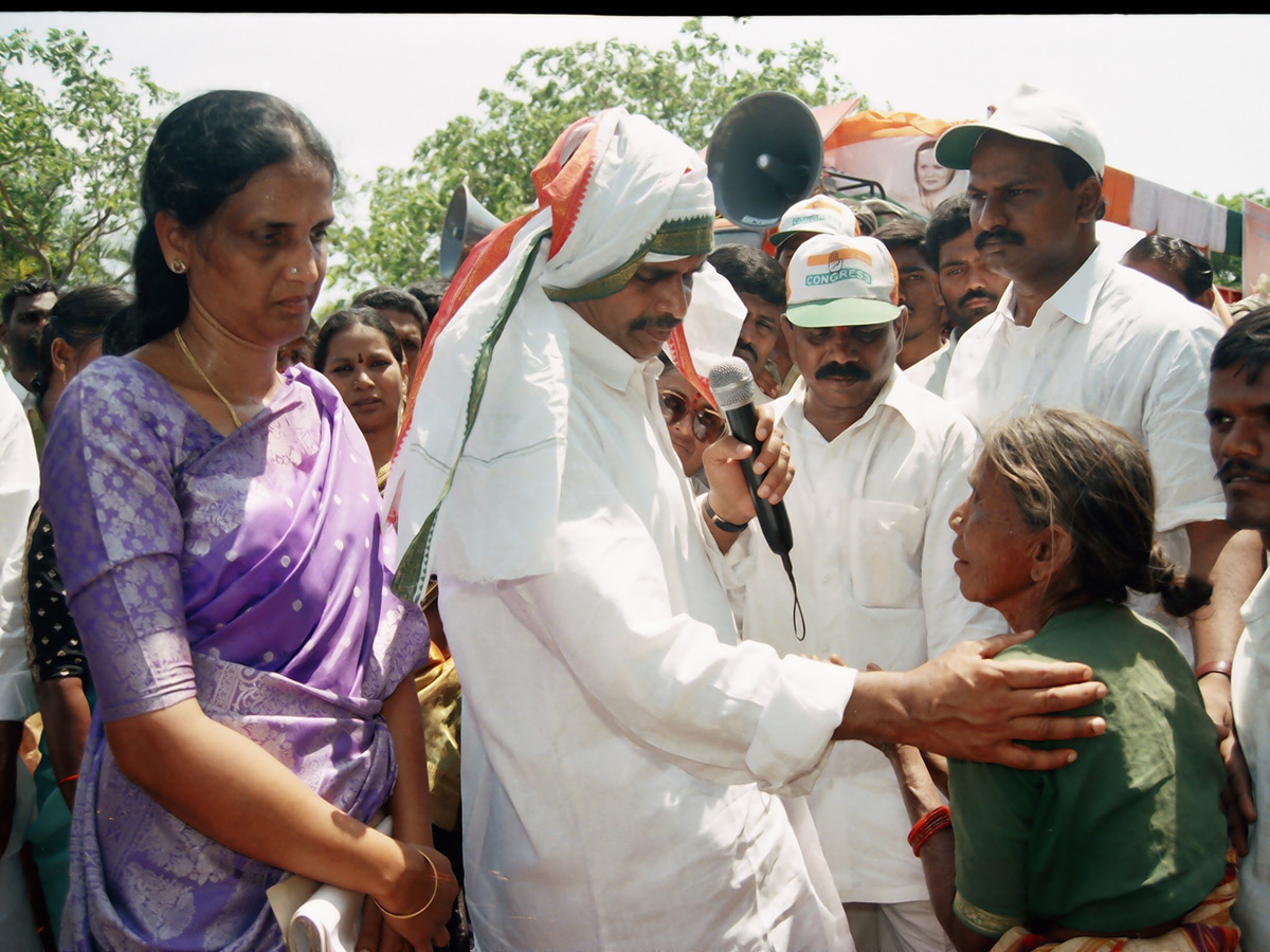 YSR 75th Birth Anniversary and Padayatra Photos17