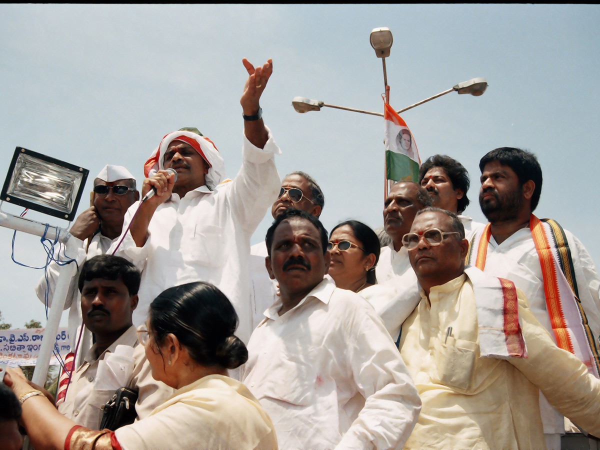 YSR 75th Birth Anniversary and Padayatra Photos19