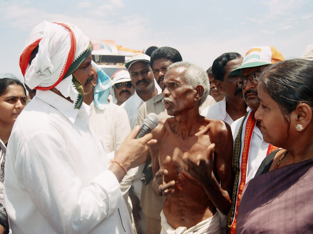 YSR 75th Birth Anniversary and Padayatra Photos44