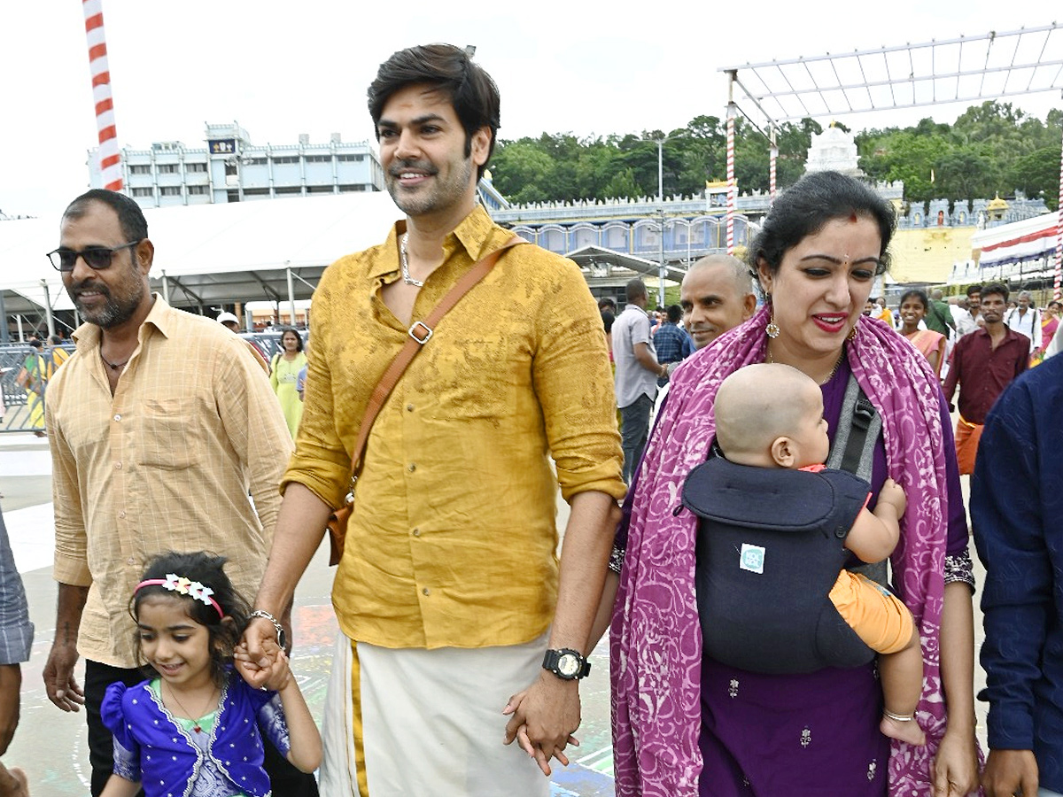 Celebrities Visit Tirumala Tirupati Temple Photos5