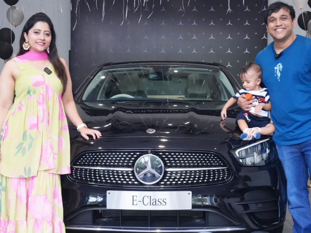 Telugu Serial Beauty Lahari Bought A Costly Car Photos Goes Viral2