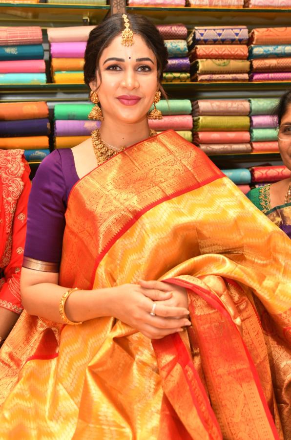 Actress Lavanya Tripathi Inaugurates Kanchipuram Narayana Silks Vastra Showroom at Kukatpally Photos11