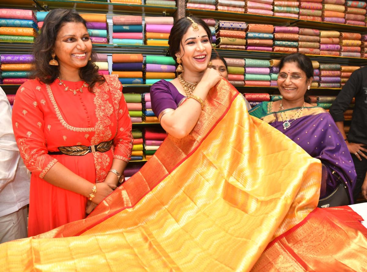 Actress Lavanya Tripathi Inaugurates Kanchipuram Narayana Silks Vastra Showroom at Kukatpally Photos13