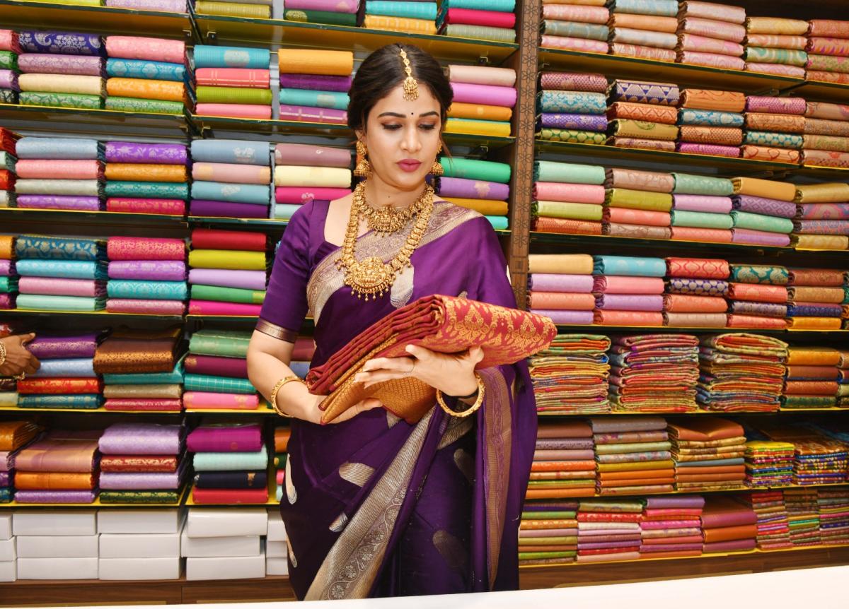 Actress Lavanya Tripathi Inaugurates Kanchipuram Narayana Silks Vastra Showroom at Kukatpally Photos14