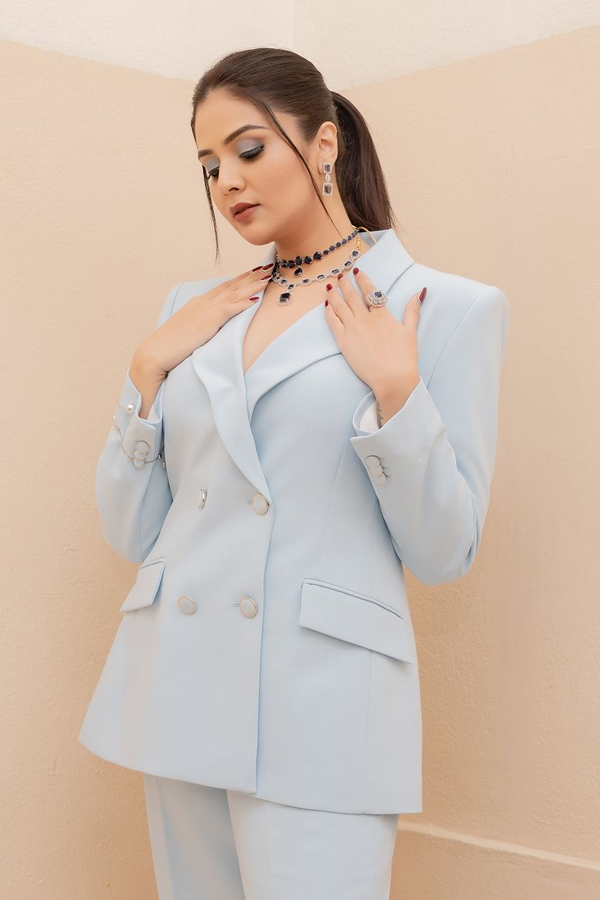 Anchor Sreemukhi Trendy Outfit In Sea Blue Collared Blazer15